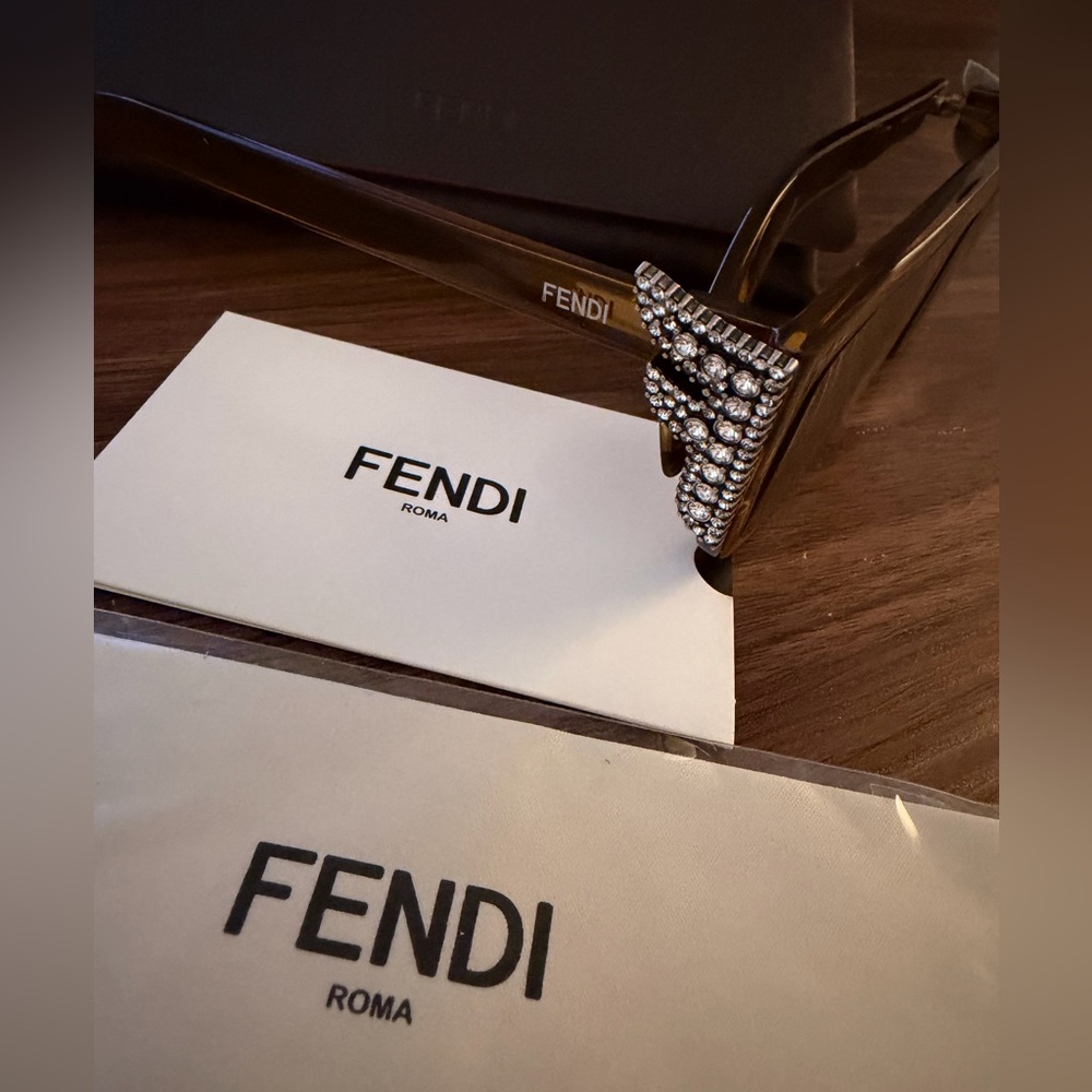 Fendi Amber Sunglasses with Embellished Detail! NWT WITH CASE - Picture 5 of 5